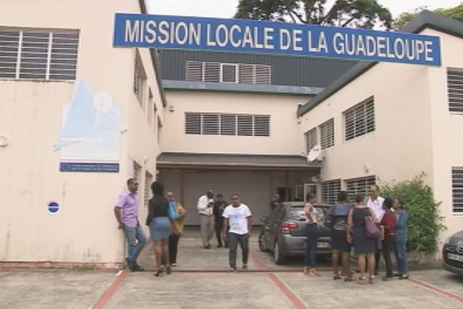 Ary Chalus Le Pr Sident De R Gion La Rescousse De La Mission Locale