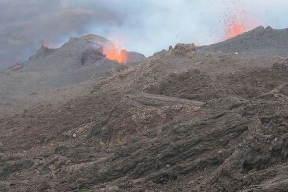 Eruption Au Piton De La Fournaise Passage En Phase De Sauvegarde