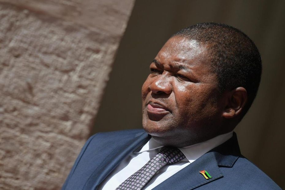 Mozambique Le Sommet De Letat Se Serre La Ceinture