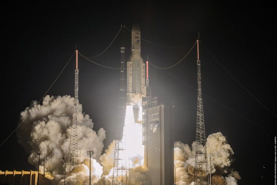 Guyane un pilote d avion immortalise le décollage de la fusée Ariane