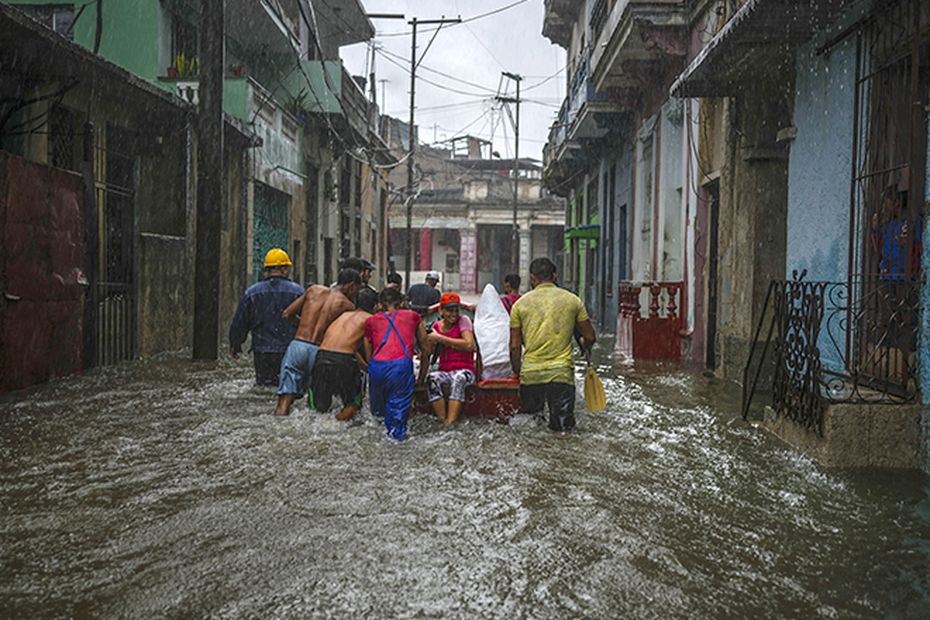 La tempête tropicale Alex déverse des pluies abondantes et