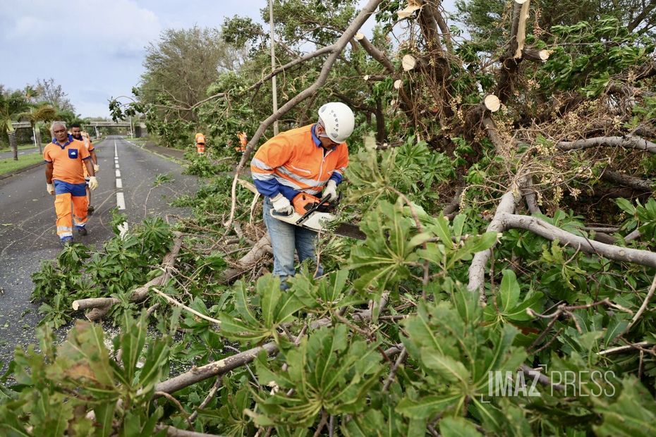 Le cyclone Belal s éloigne de La Réunion après de nombreux dégâts l