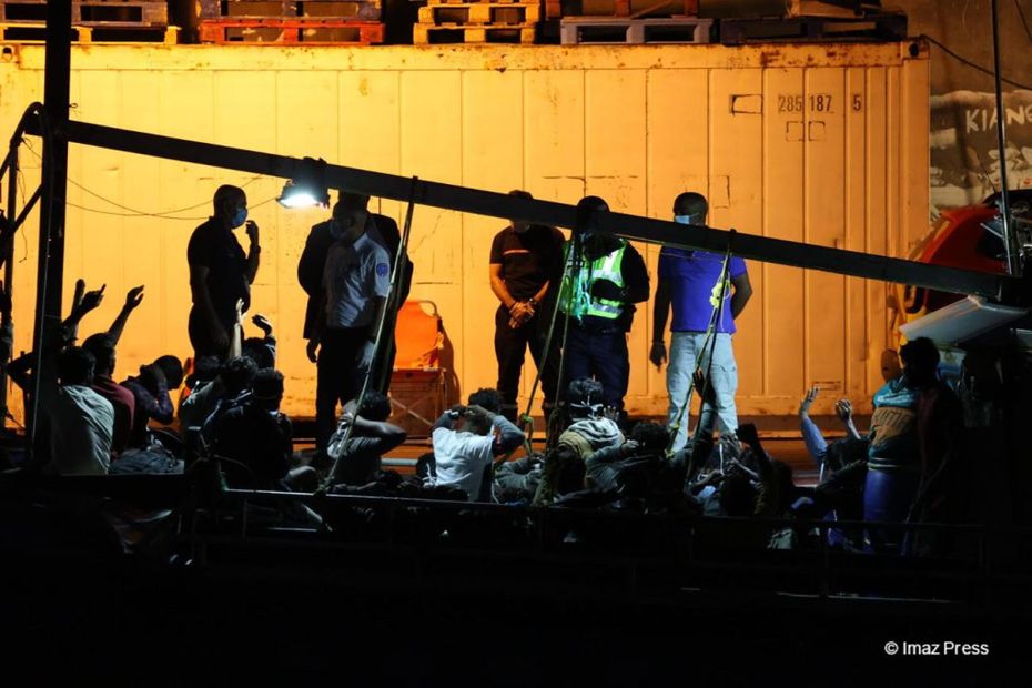 Un navire sri lankais avec 69 migrants à bord a accosté au Port à La