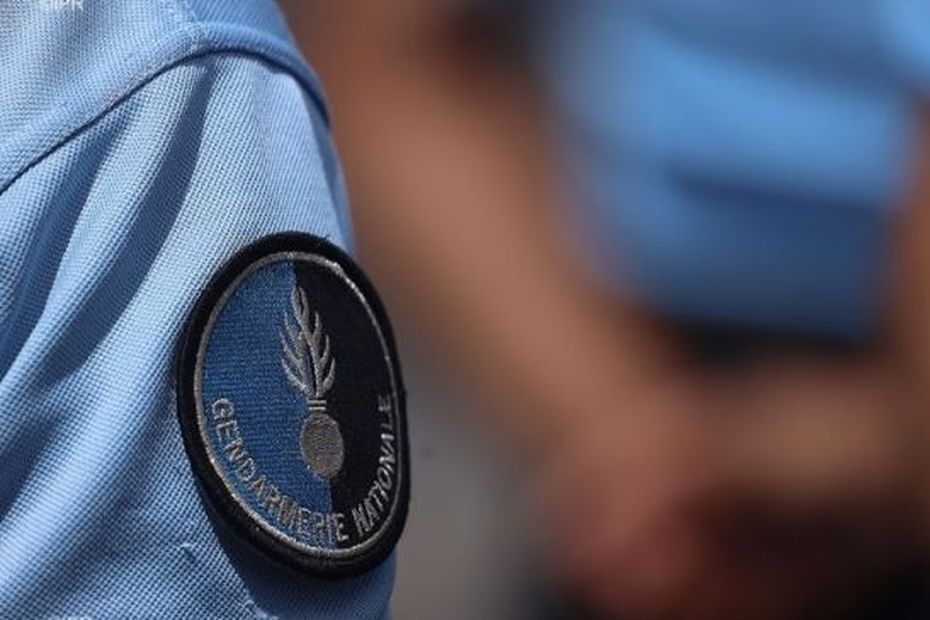 Un homme menaçant armé dun couteau interpellé dans un supermarché à