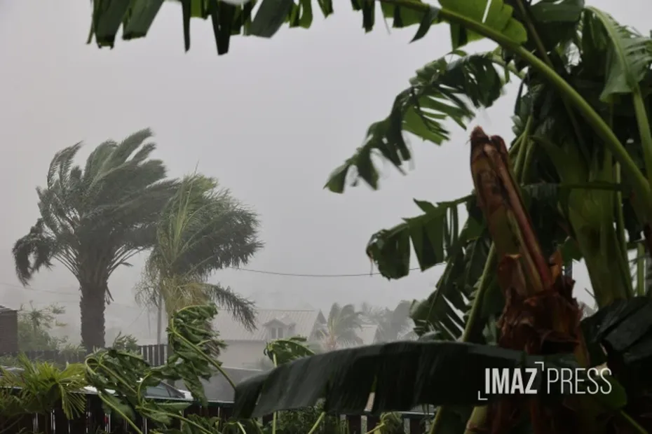 Cyclone Belal Lalerte Rouge Maintenue Mardi Matin Vers Un Passage