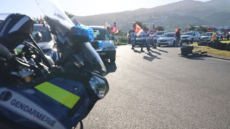 Mobilisation contre la réforme des retraites des barrages sur les