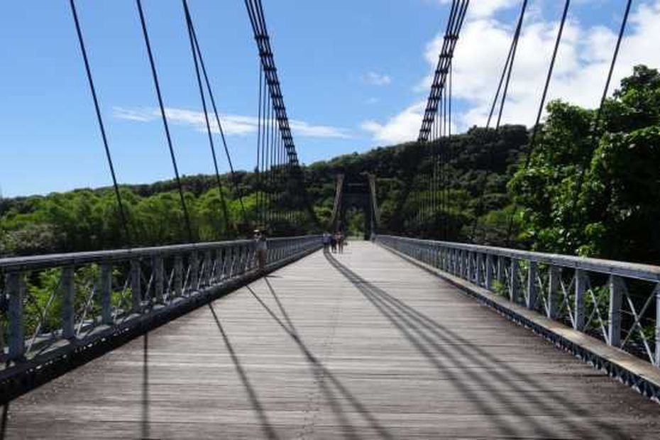 Le Pont Suspendu De La Rivi Re De L Est Class Monument Historique