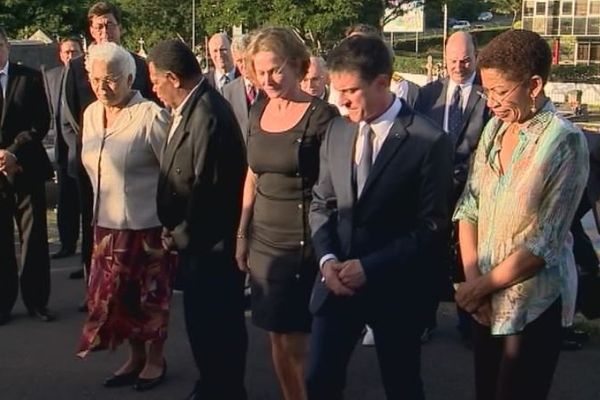 Recueillement au cimetière