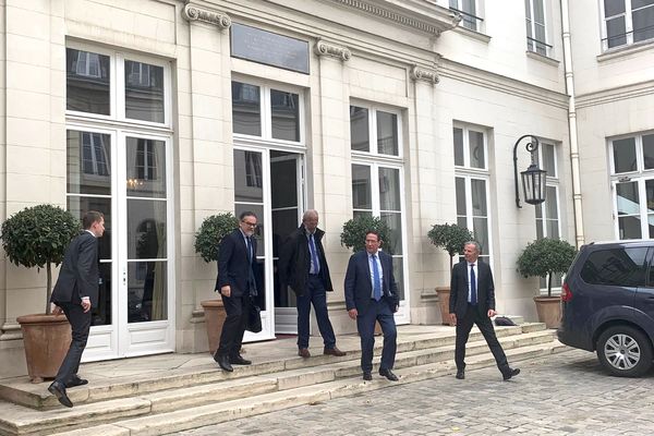 A la sortie de leur bilatérale avec Jean-François Carenco, le député Philippe Dunoyer, le sénateur Gérard Poadja et Philippe Gomès.