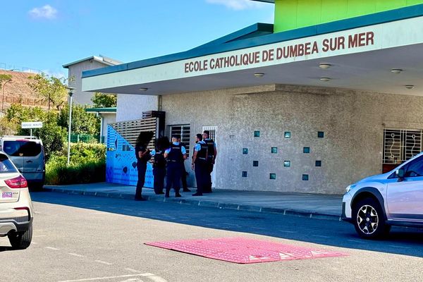 Caillassage à l'école catholique de Dumbéa