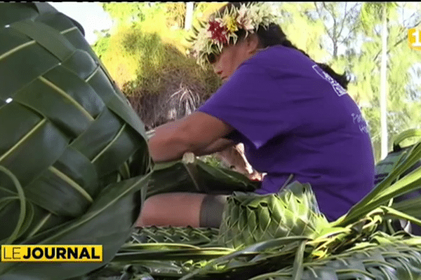 Le tressage s’invite au farerei haga de Rangiroa