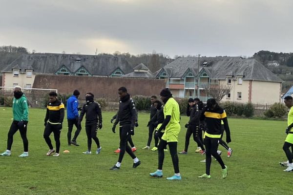 Les joueurs du SDFC sont arrivés à Dives-sur-Mer