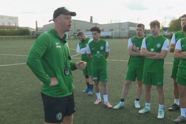 Dernier entraînement à Reims avant le 3e tour contre Reims Saint-Anne pour les Verts de l'ASSP sous la houlette de l'entraîneur Thibault Matusiak.