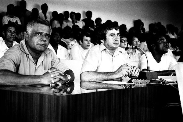 Photo de Gilbert Drayton (à gauche), publiée sur le site de l'USOENC à l'occasion des 50 ans du syndicat