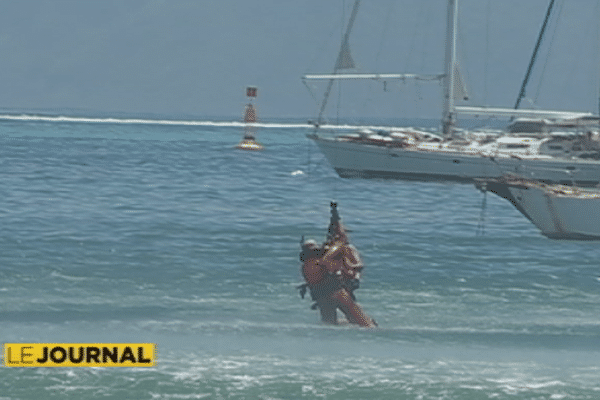 Hélitreuillage : exercice de sauvetage en mer