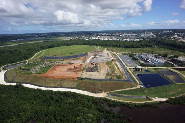 Vue aérienne de la décharge de La Gabarre - SYVADE