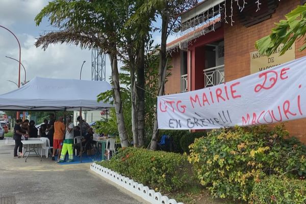 Les agents de la mairie de Macouria sont en grève illimitée.