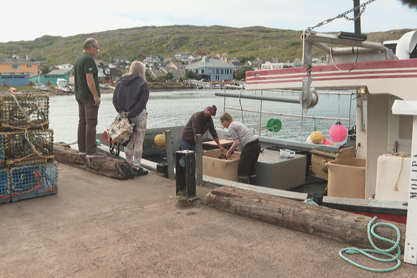 Vente de homard à bord du Molipa le 22 août 2022