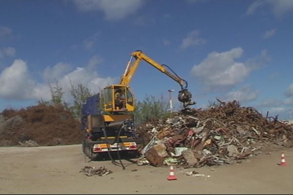 Dépollution de Hao, les propriétaires furieux