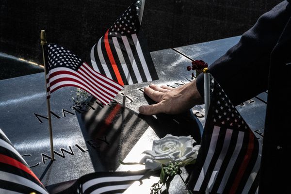 Les Américains se sont recueillis et ont rendu hommage aux victimes du 11 septembre, à l'occasion de ce 23e anniversaire des attentats de New York.