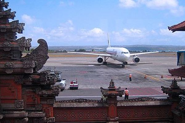 Aéroport de Denpasar, à Bali.