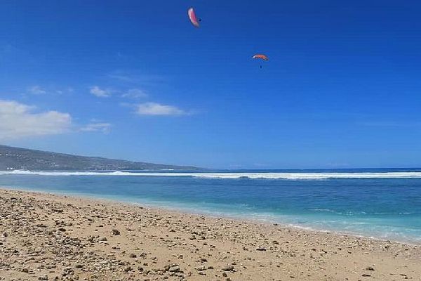 Ciel bleu sur Saint-Leu 