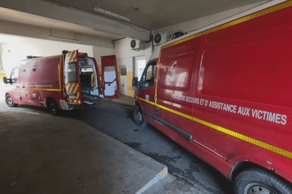 Lorsqu'ils tranfèrent des victimes aux urgences hospitalières du CHU de la Guadeloupe, les pompiers peuvent parfois y rester en attente durant plusieurs heures.