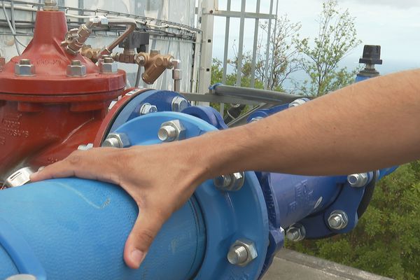 Un raccordement d'urgence a été mis en place depuis le 24 décembre pour mettre fin aux coupures d'eau nocturnes à Bois-de-Nèfles Saint-Paul.