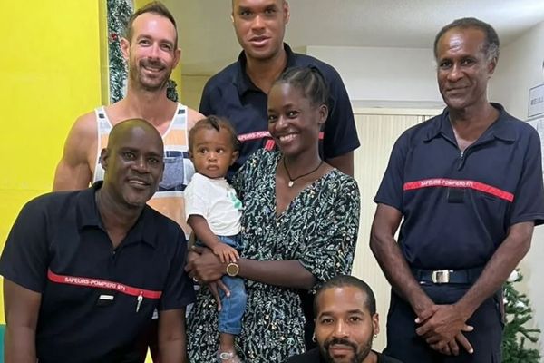 Kheyron a retrouvé les pompiers qui ont aidé sa mère à accoucher le 24 novembre 2023