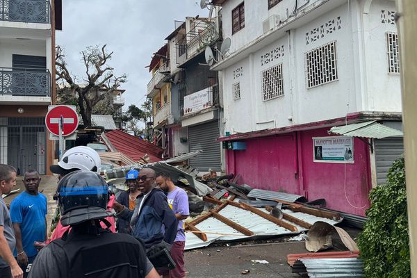 Plus d’une semaine après le passage de Chido à Mayotte, l'heure est toujours à l'urgence