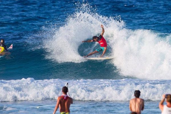 Michel Bourez remporte le 1er round de la Quiksilver Pro Gold Coast 2014