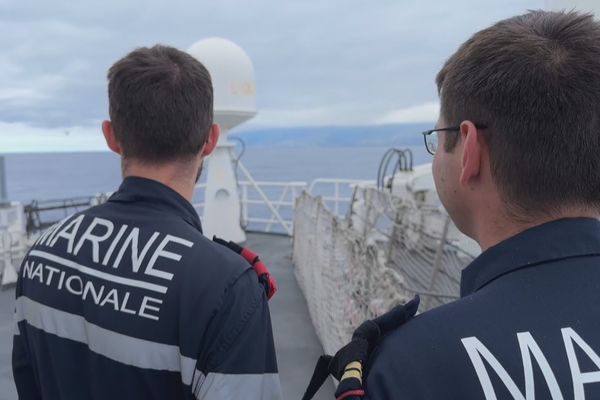 Exercice Paille-en-queue Marine nationale parachutistes 2ème RPIMa