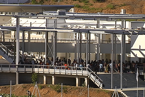 collège dumbéa sur mer