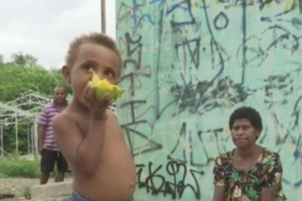 Enfant de réfugié papou à Port Moresby