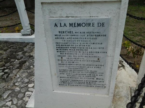 Mémorial victime du crash d'hélicoptère du 20/09/1989, à la Désirade