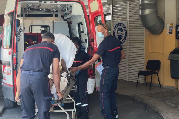 FO-SDIS 971 dénonce le temps d'attente aux urgences du CHU, pour les sapeurs-pompiers et leurs patients.