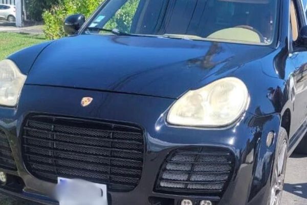 Porsche Cayenne contrôlé par des gendarmes réservistes, le 17 mai 2024