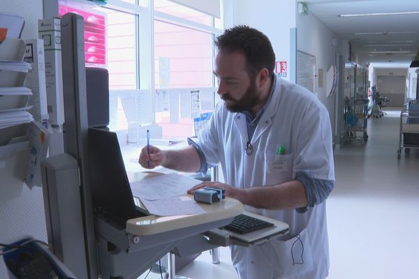 Deux internes de l'Université de médecine de Rennes finalisent leur cursus à Saint-Pierre et Miquelon