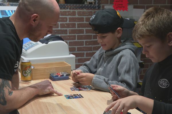 Les passionnés de hockey sur glace peuvent désormais échanger ou trouver la carte  de leur hockeyeur préféré dans cette boutique créée par un passionné de la discipline.