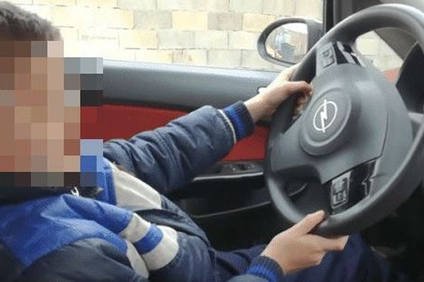 age enfant voiture