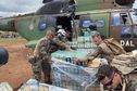 L'hélicoptère de l'armée de terre mobilisé pour distribuer des denrées dans une ambiance tendue à Vahibé à Mayotte