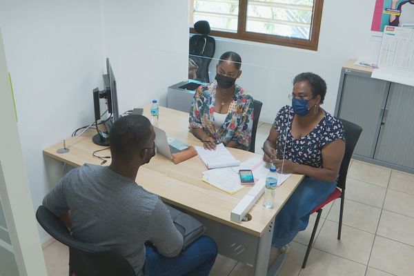 Rencontre à l'agence pôle emploi de Schoelcher.