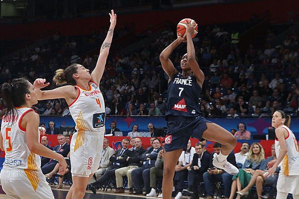 Sandrine Gruda lors du match de finale contre l'Espagne, le 7 juillet 2019.  