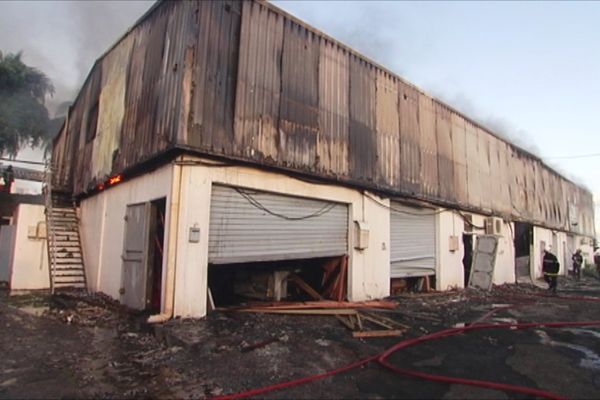 Incendie entrepôt ducos ACISE