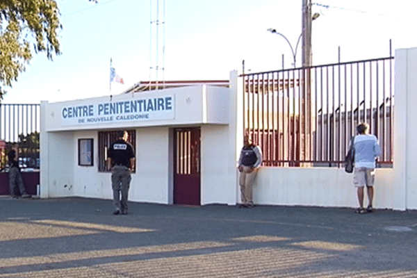 L'entrée du Camp Est, la prison de Nouvelle-Calédonie