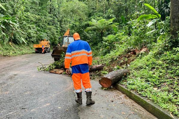 Route de La Trace / tempête Ernesto / dégâts / route / CTM