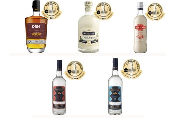 Photos des bouteilles des rhums et liqueurs produits en Guadeloupe qui ont décroché une médaille d'Or à la Spirit Selection by CMB - 09/2024.