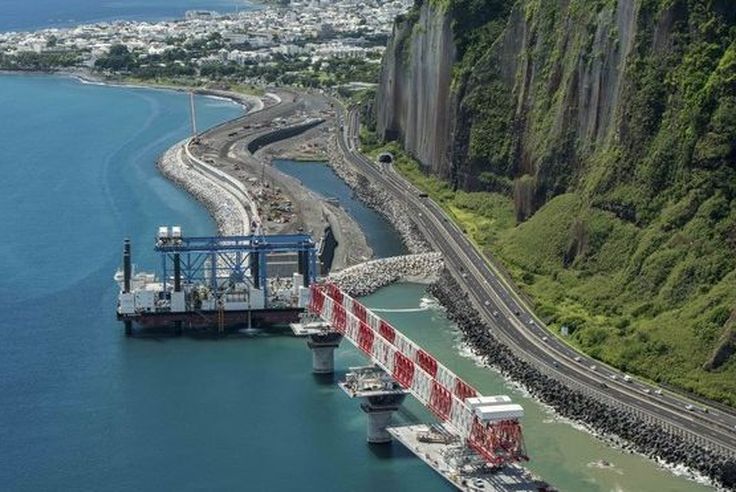 Des Roches De L’île Maurice Pour Terminer La Nouvelle Route Du Littoral