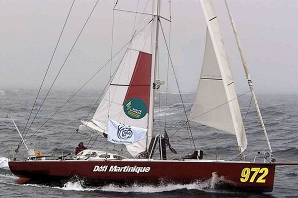 Le bateau "Défi Martinique" dans la classe rhum de cette route du rhum barré par Daniel Ecalard