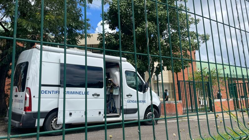 Camion de l'identification criminelle de la gendarmerie au lycée agricole, le 18 octobre 2023